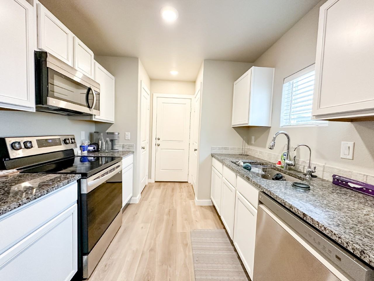 7413 35th St - Photo 5 of 9