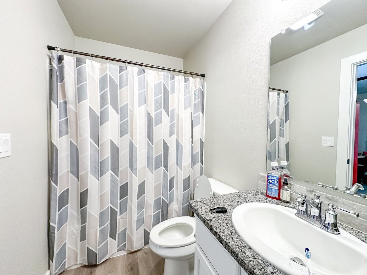 7413 35th St - Photo 7 of 9