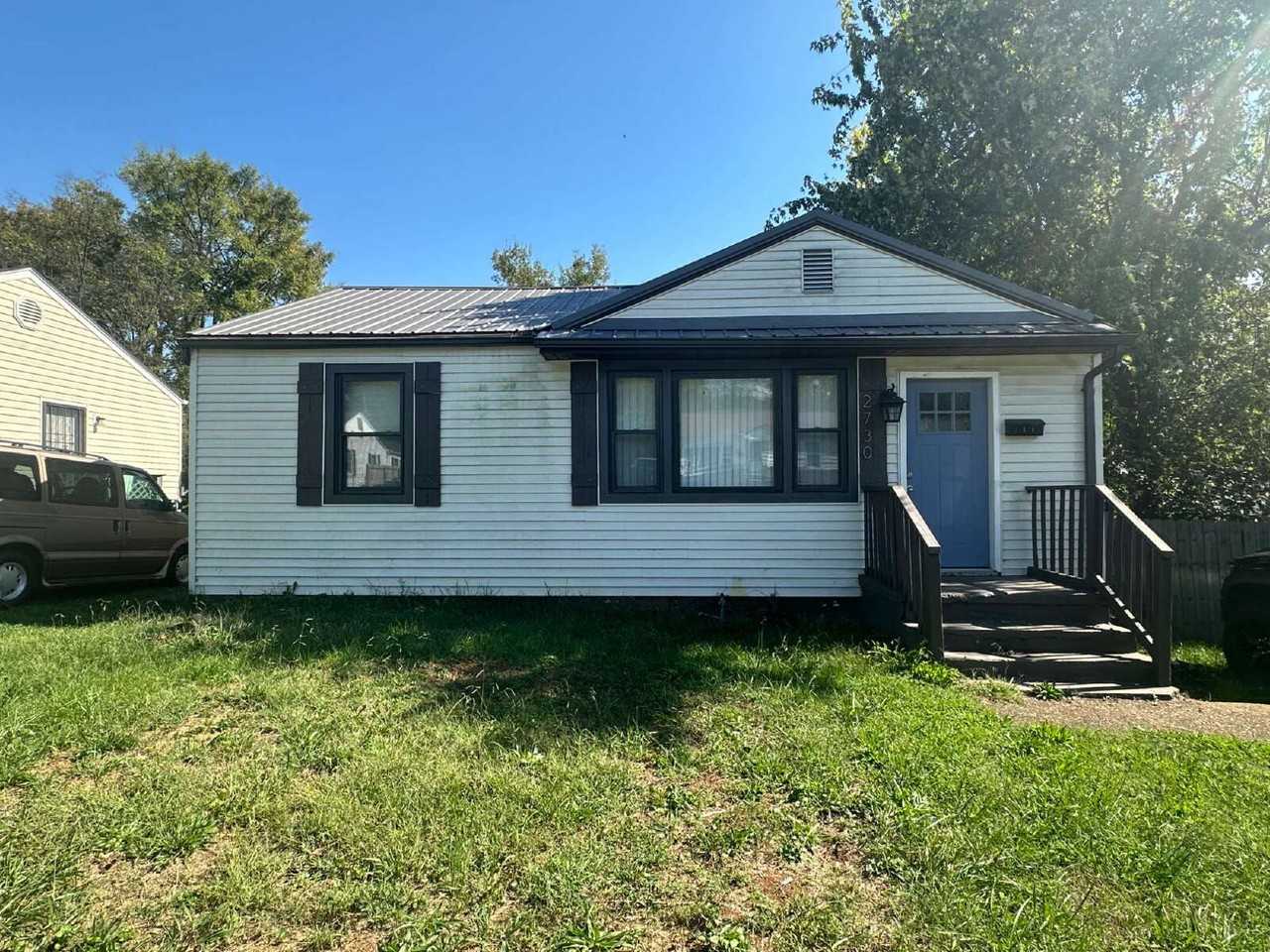 2730 Jefferson Ave - Photo 2 of 10