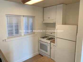 724 23rd St Apt C - Photo 6 of 11