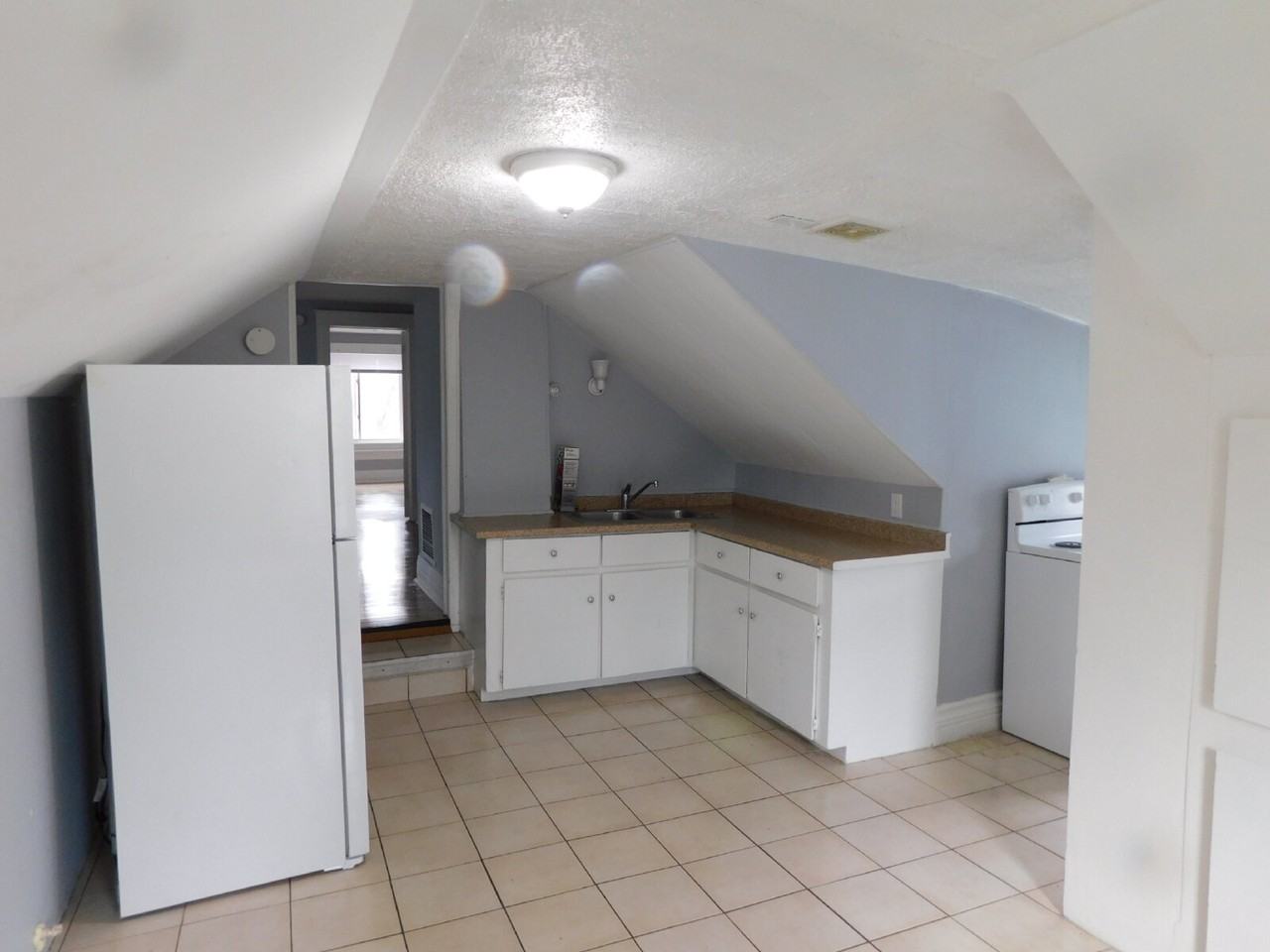 1418 12th St #2 - Photo 3 of 10