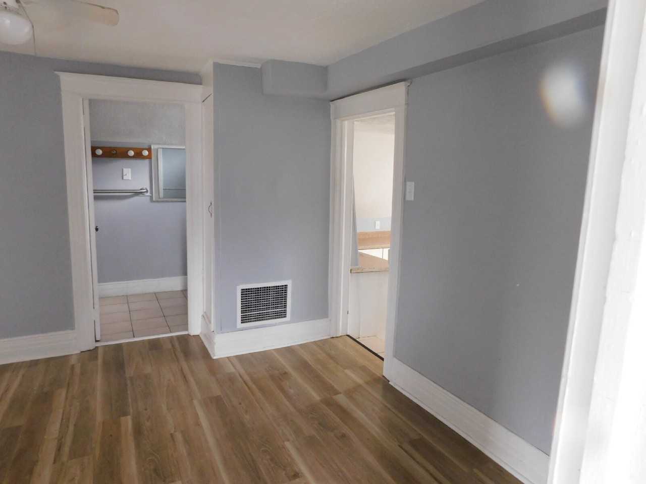 1418 12th St #2 - Photo 7 of 10