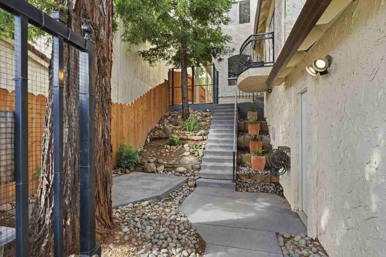 850 Tanglewood Dr - Photo 2 of 34