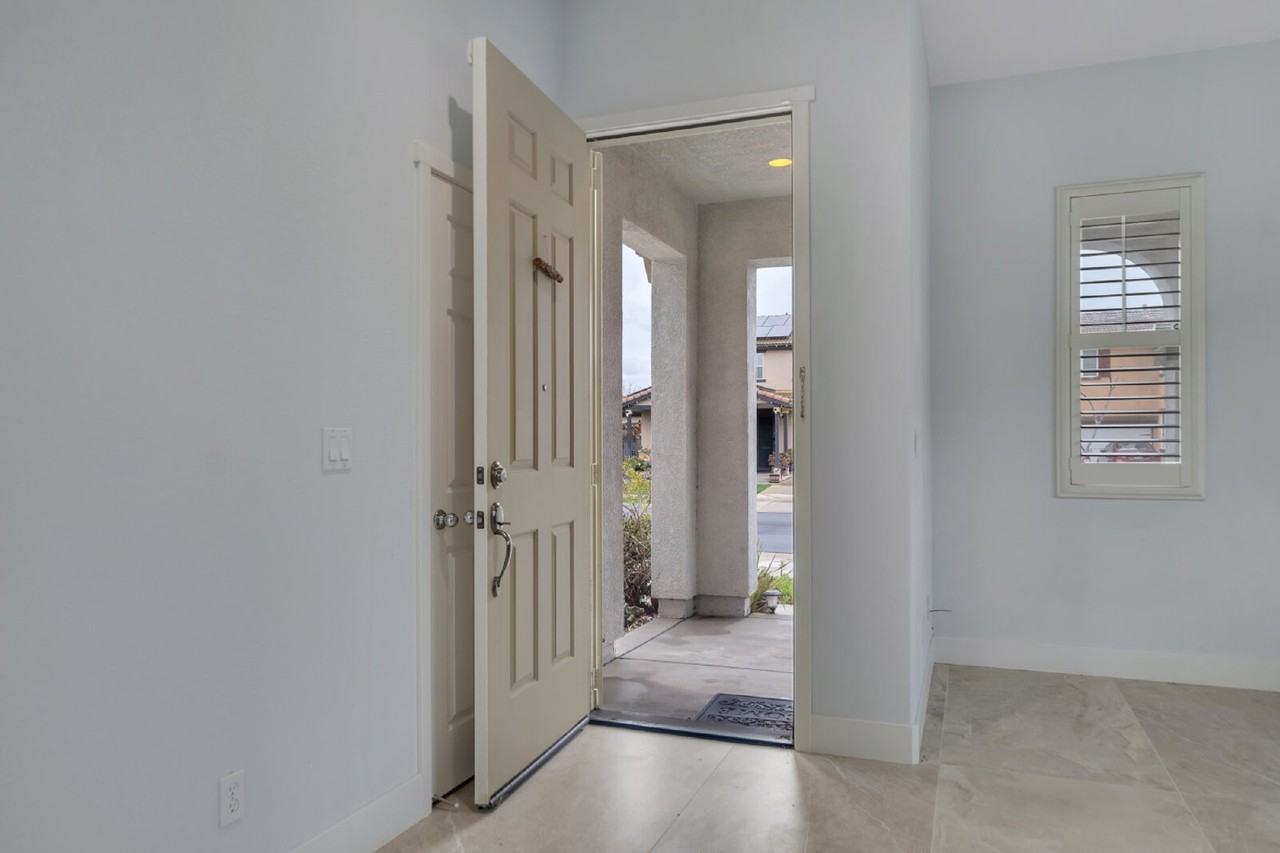 775 Rose Arbor Pt - Photo 4 of 28