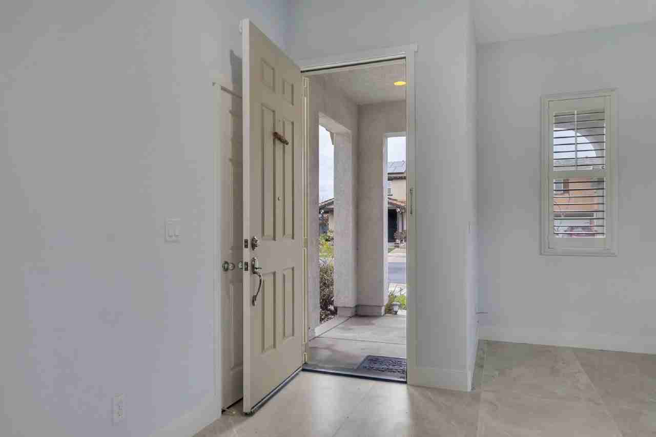 775 Rose Arbor Pt - Photo 5 of 28