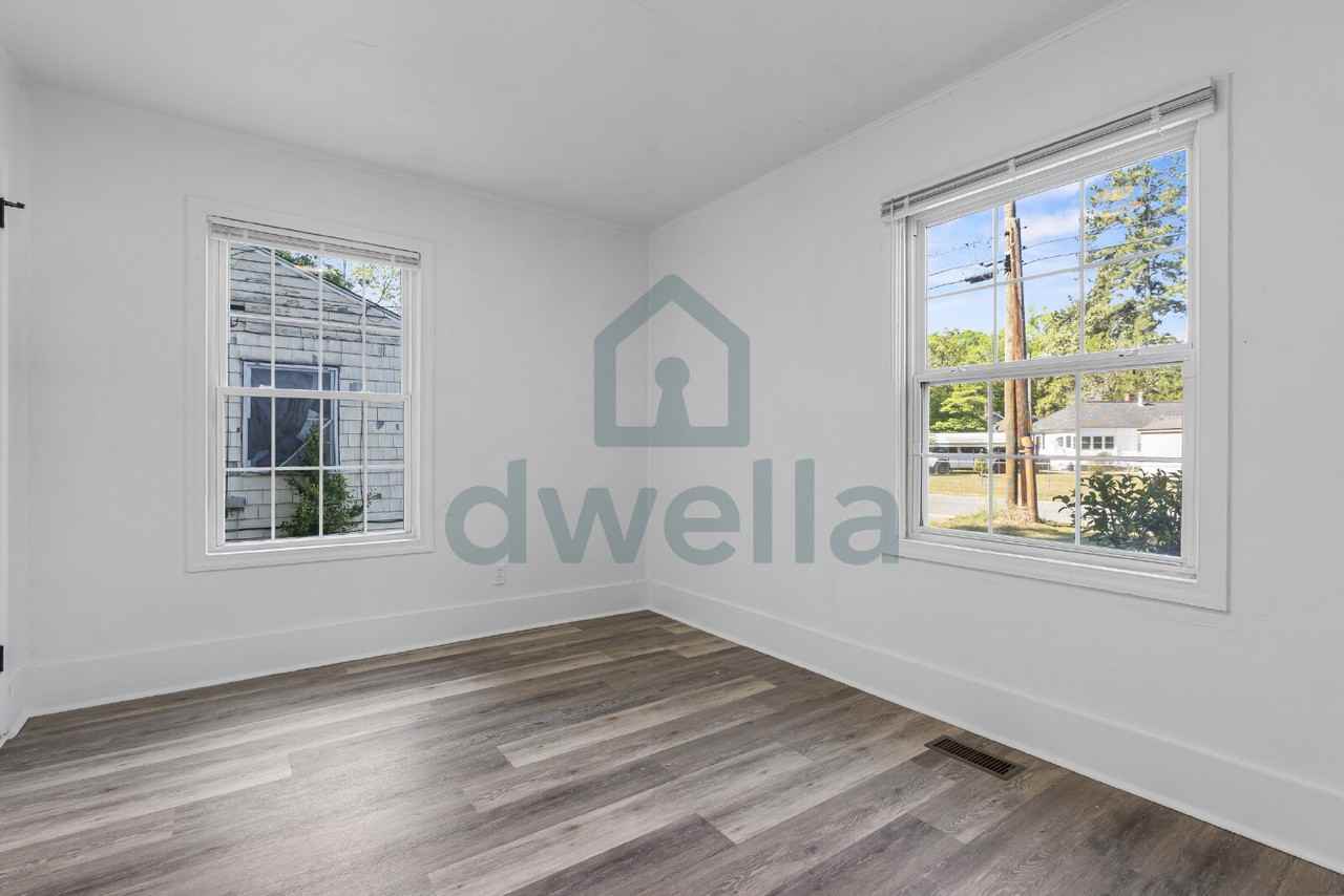 237 Woodlawn Ave - Photo 7 of 22