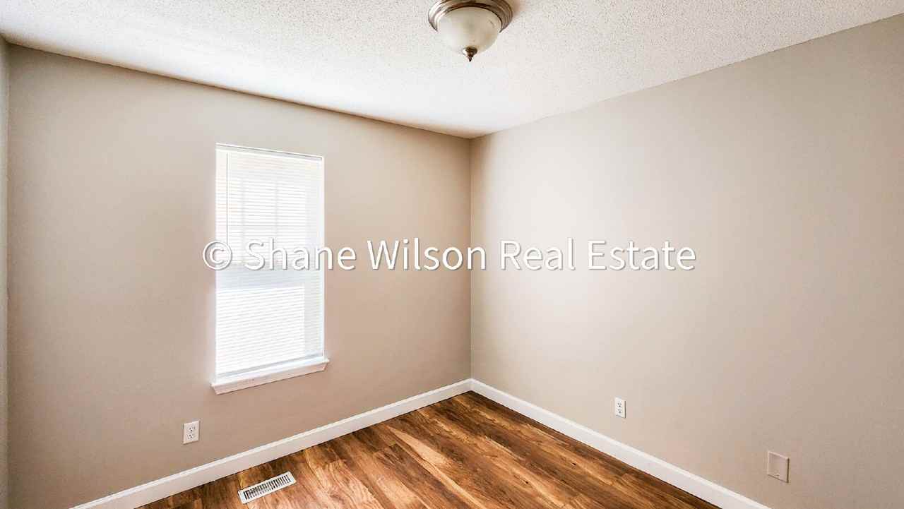 162 Shawn Ln - Photo 7 of 15