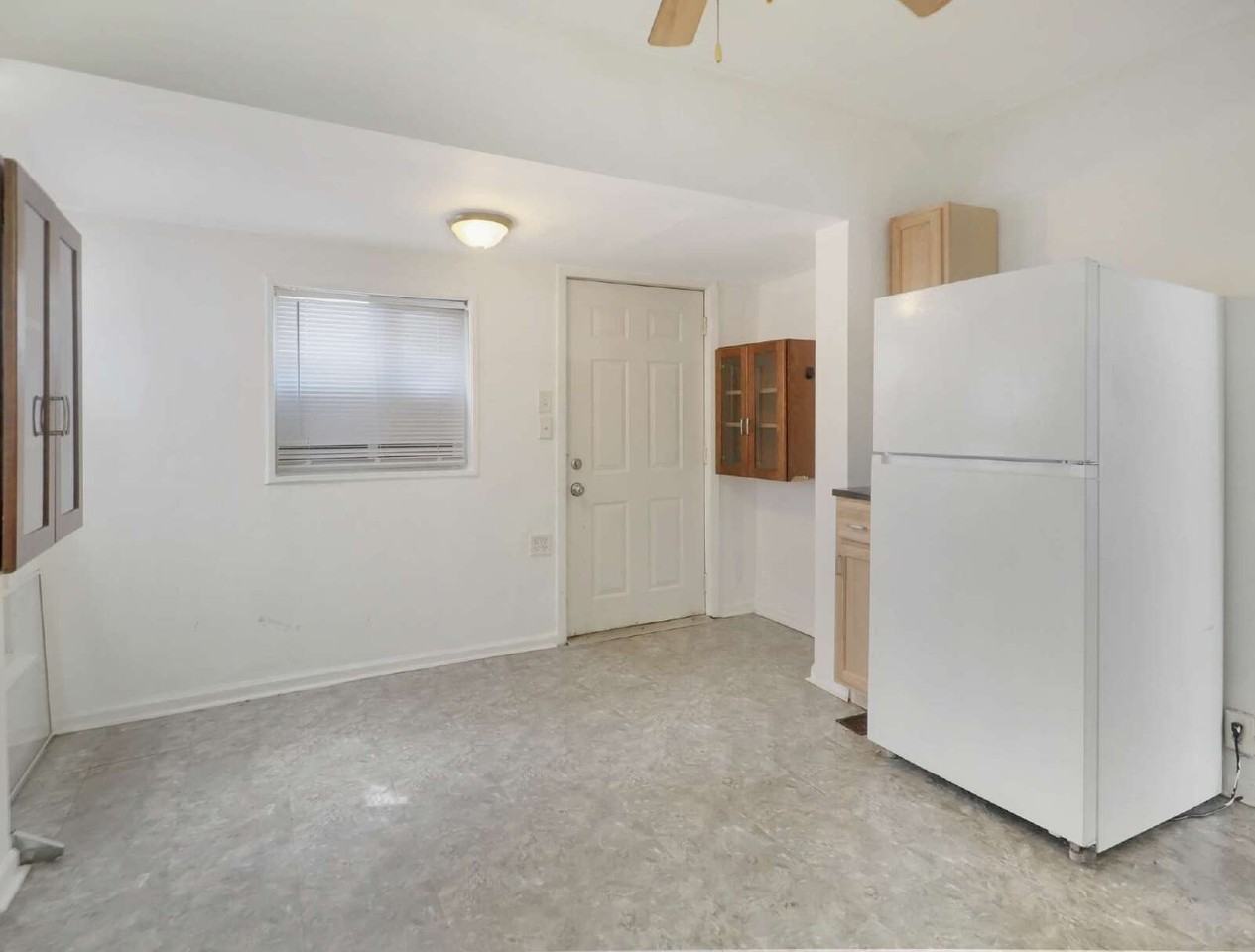 690 York Ave #1 - Photo 5 of 17