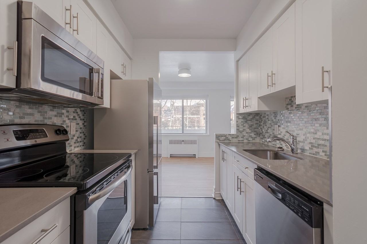 4555 Av Bonavista — photo 1