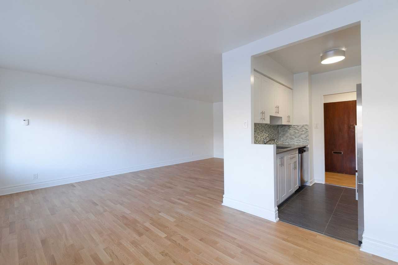 4555 Av Bonavista — photo 2