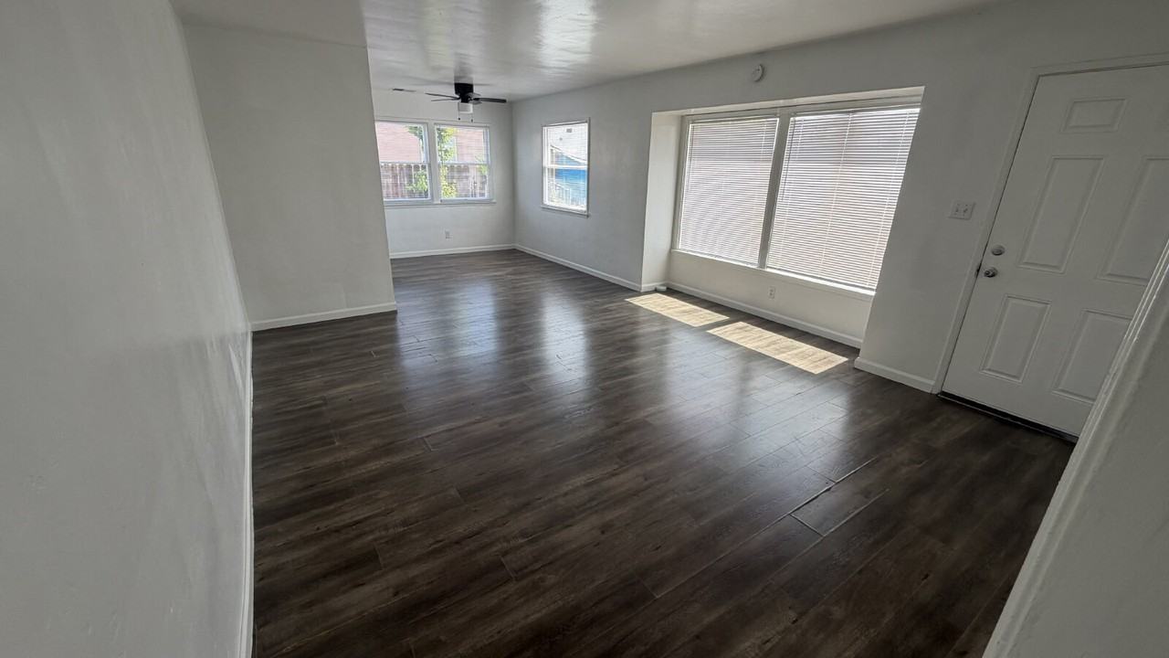 1400 Maitland Dr - Photo 2 of 15