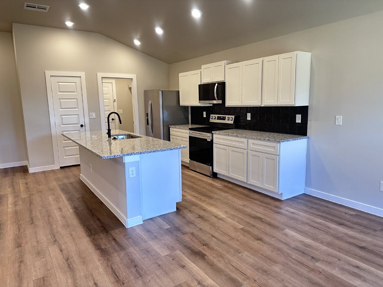 307 E 24th St - Photo 3 of 15