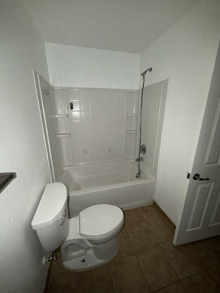 9506 Orchard Grass Ct - Photo 7 of 17