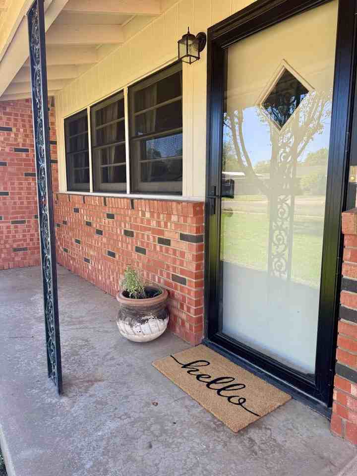 2823 54th St - Photo 3 of 35