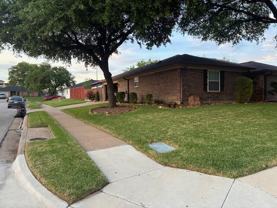 1401 Fieldstone Ct E - Photo 1 of 1