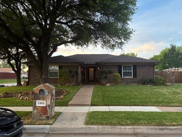 1401 Fieldstone Ct E - Photo 2 of 5