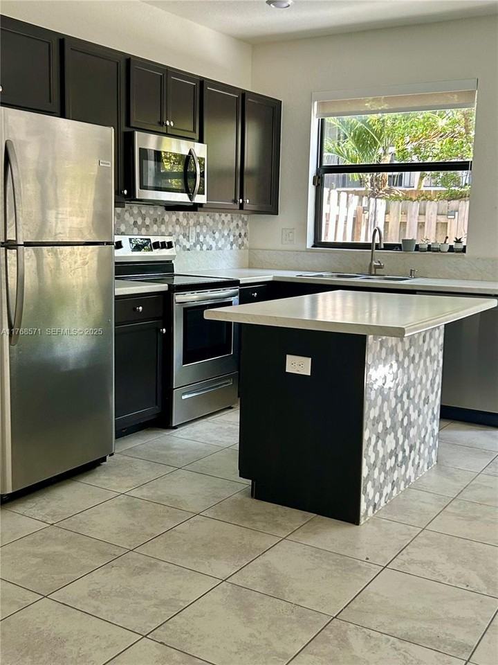 594 Northeast 207th Street #594 - Photo 5 of 18