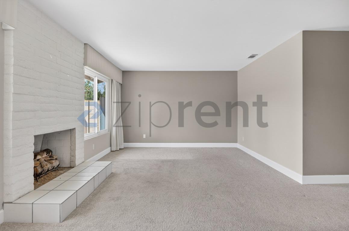 13333 Rollin Glen Rd - Photo 2 of 18