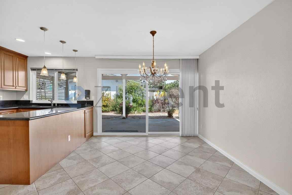 13333 Rollin Glen Rd - Photo 4 of 18