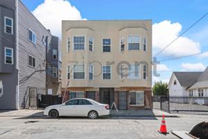 featured image of 1532 8th Ave #5