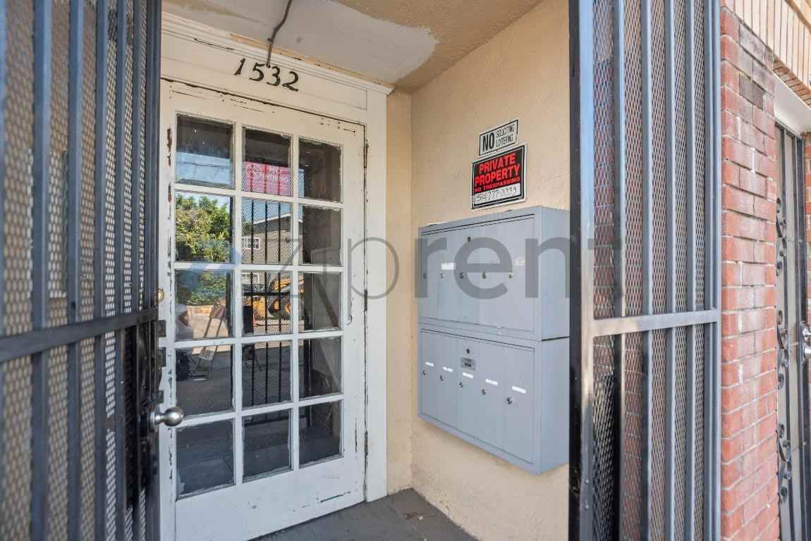 1532 8th Ave #5 - Photo 4 of 23