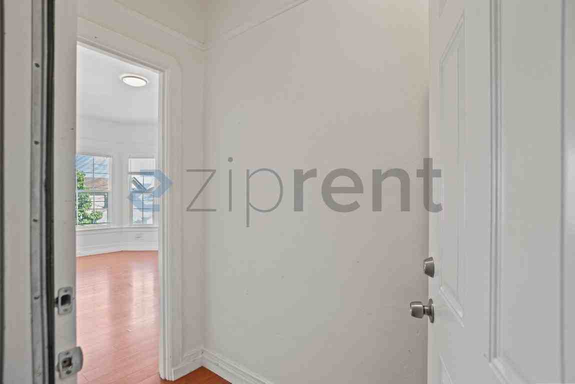 1532 8th Ave #5 - Photo 6 of 23