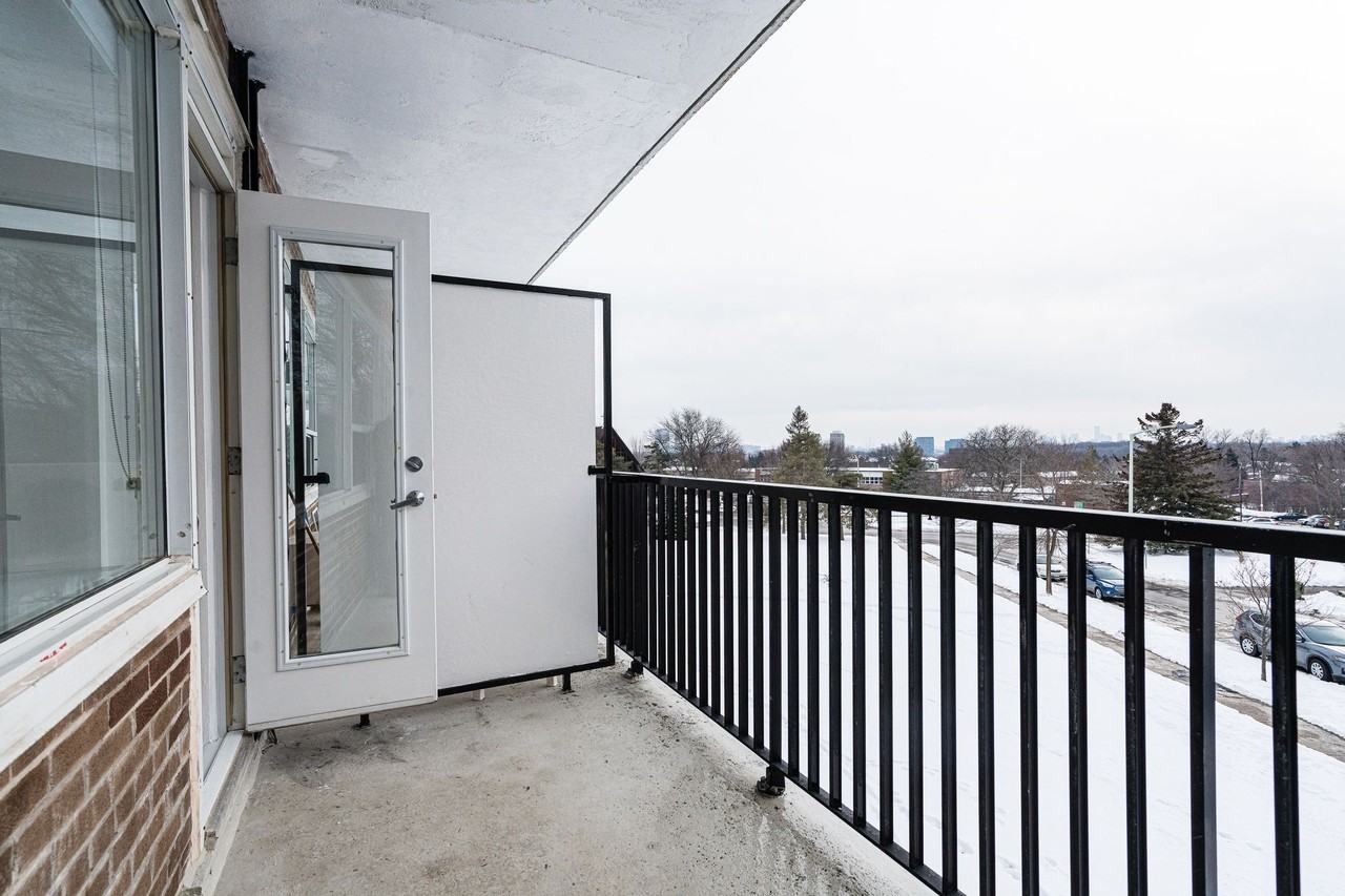 150 Donway & 4 Overland - Photo 3 of 12