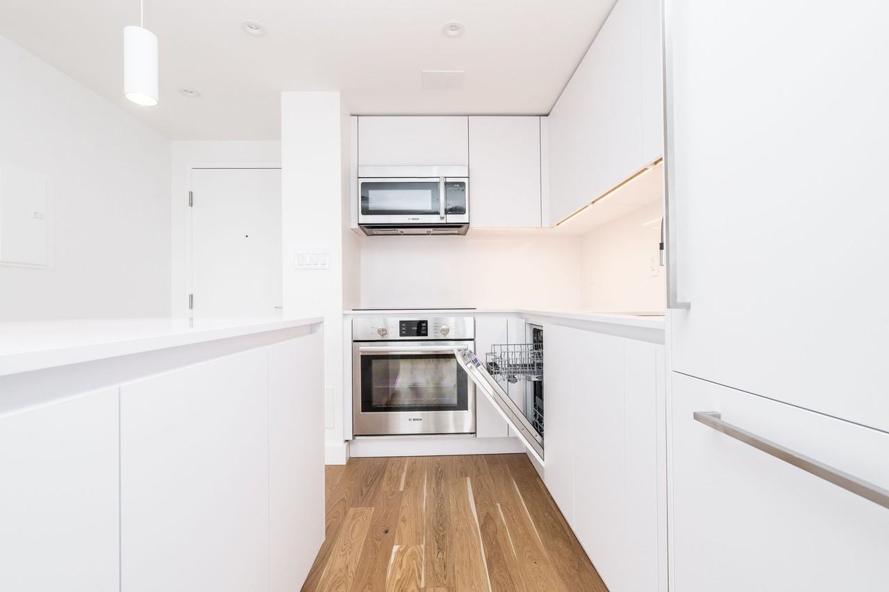 150 Donway & 4 Overland - Photo 4 of 12