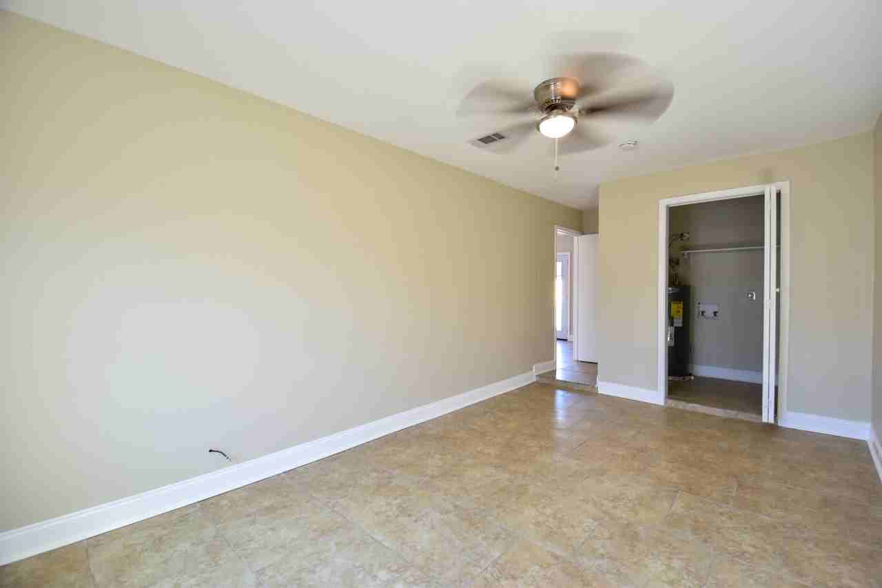 1849 Cinclar Loop - Photo 5 of 11