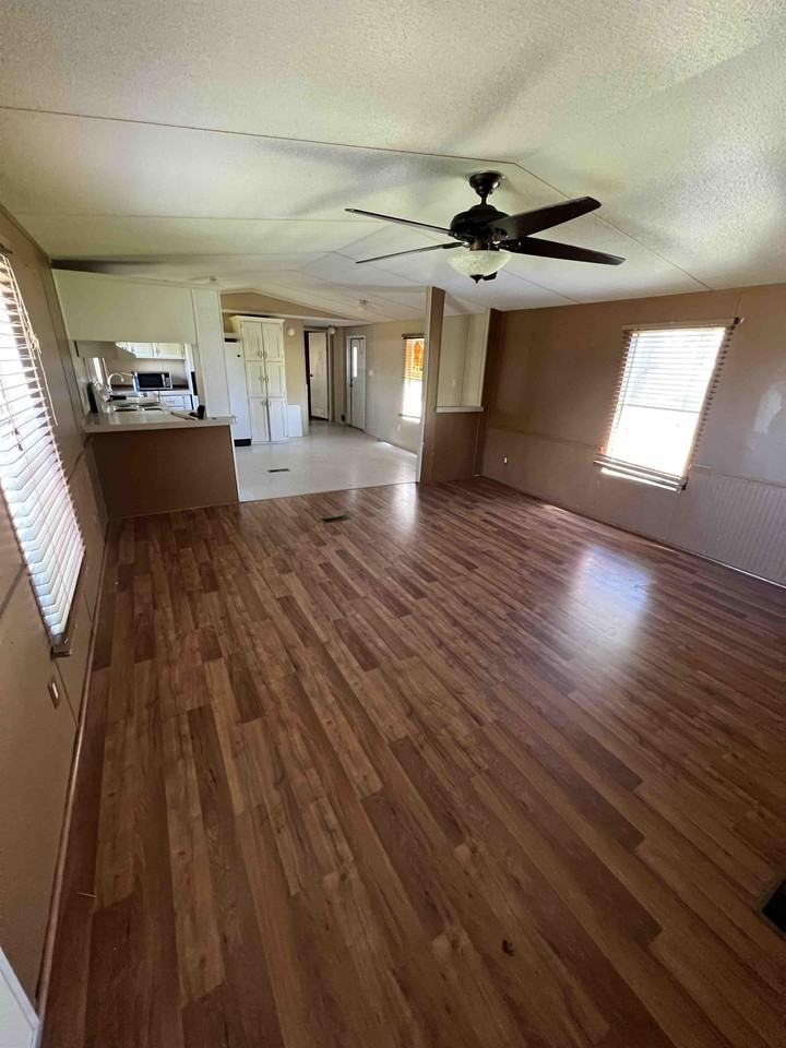 2413 Salmon St - Photo 2 of 17