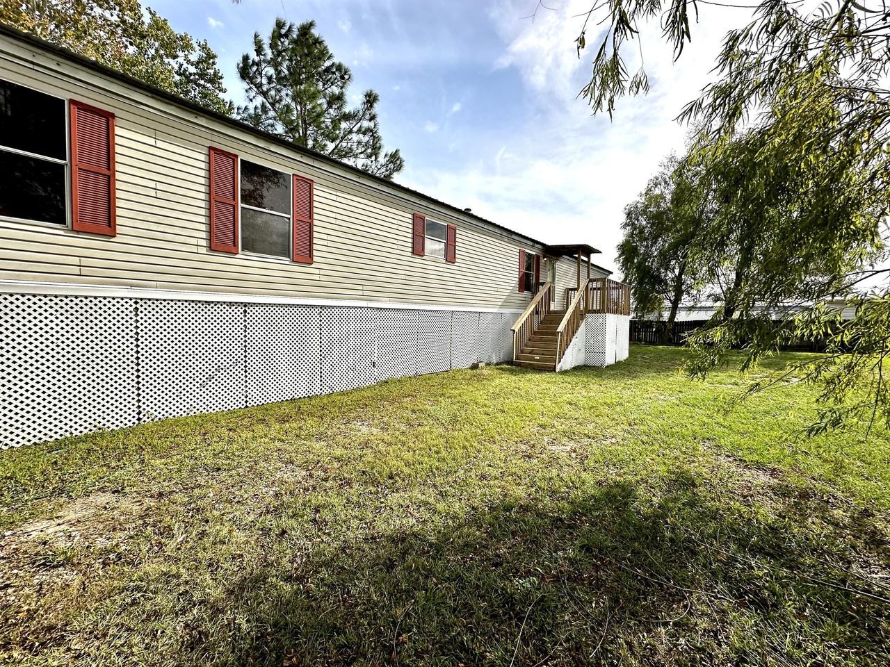 2413 Salmon St - Photo 4 of 17