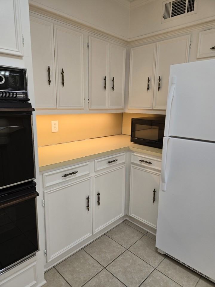 636 Wentworth Dr - Photo 2 of 24