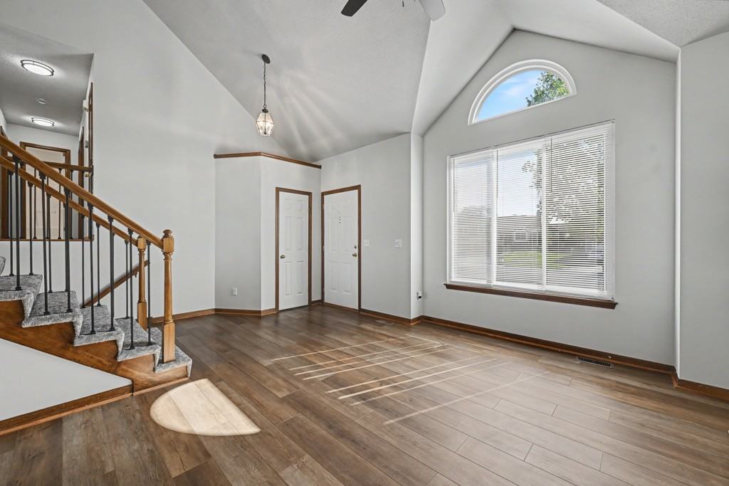 16390 S Blake St - Photo 4 of 20