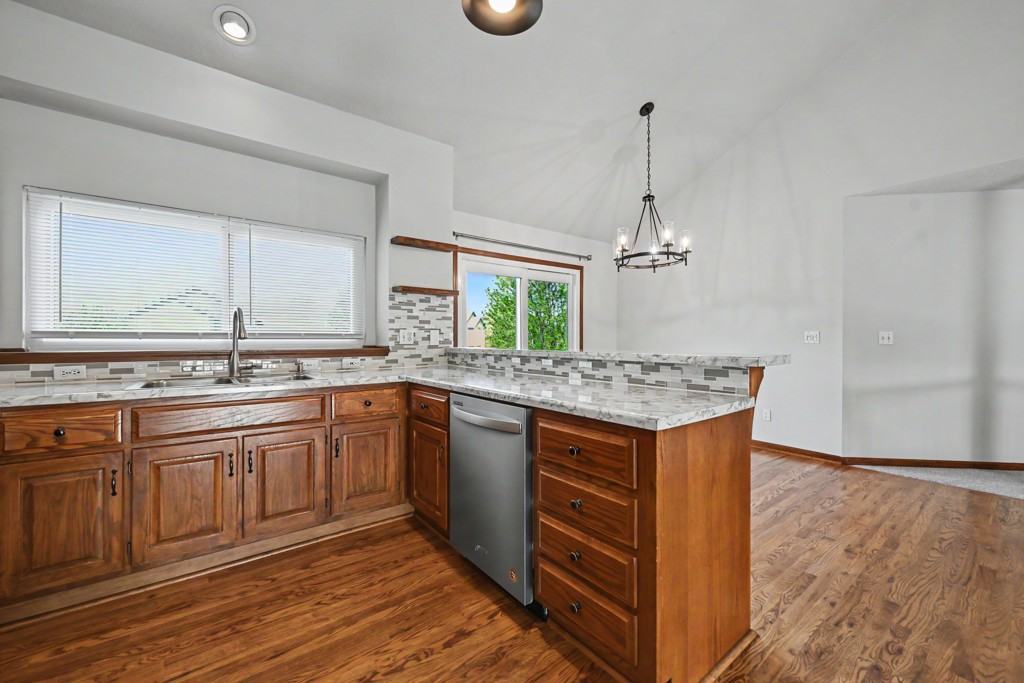 16390 S Blake St - Photo 7 of 20