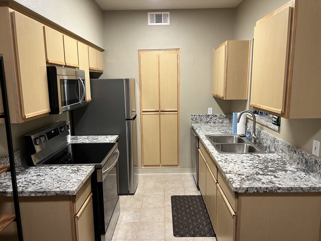 Unit G1038 - Photo 2 of 11