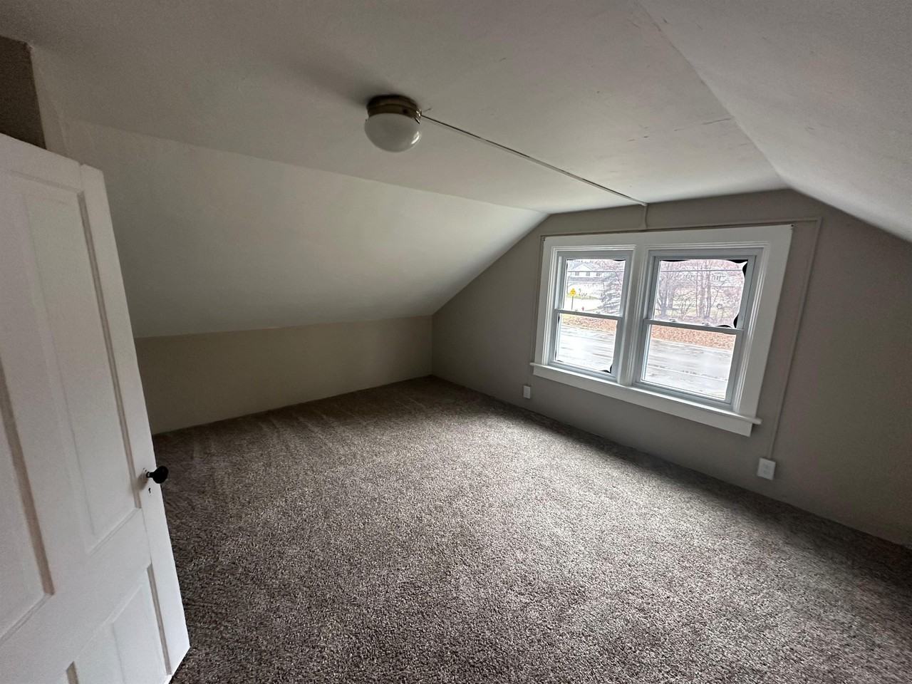 962 Lakeview Dr #1 - Photo 4 of 21