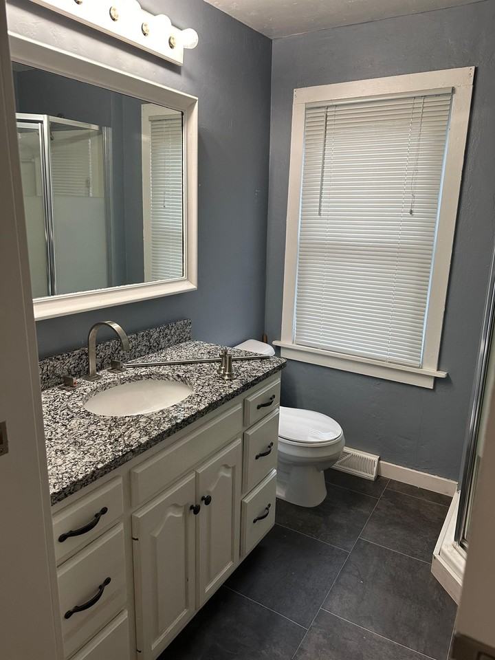 962 Lakeview Dr #1 - Photo 3 of 21