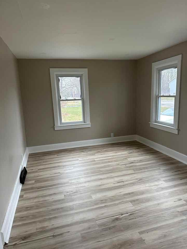 962 Lakeview Dr #1 - Photo 3 of 21