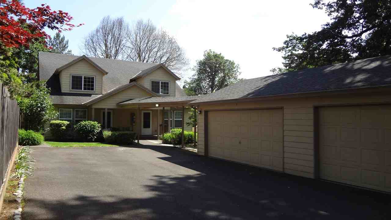 3312 Se Concord Rd #A - Photo 2 of 15