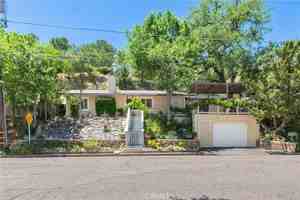 featured image of 649 Olive St #NA