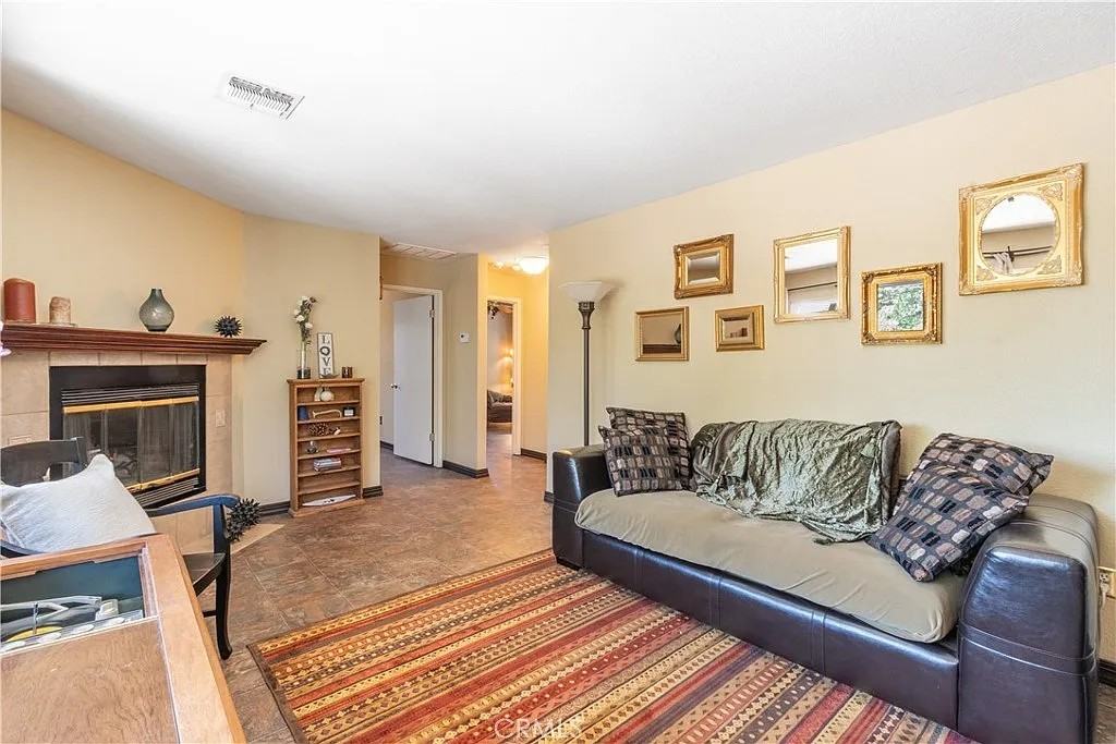 649 Olive St #NA - Photo 3 of 13