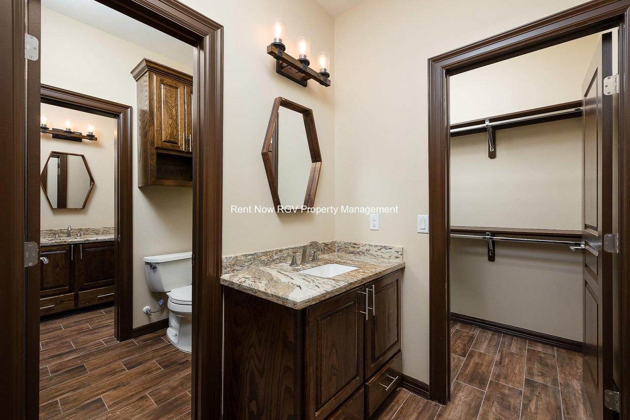 13921 N 36th St #NA - Photo 2 of 12