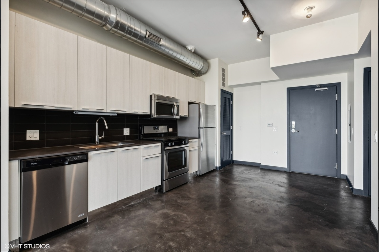 1645 N Milwaukee Ave #405 - Photo 2 of 9