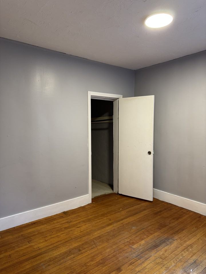 442 Grafton St #2ndFL - Photo 7 of 10