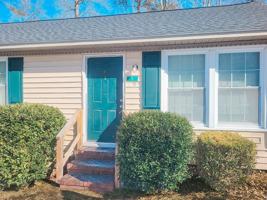 featured image of 7 Fox Hill Dr #7