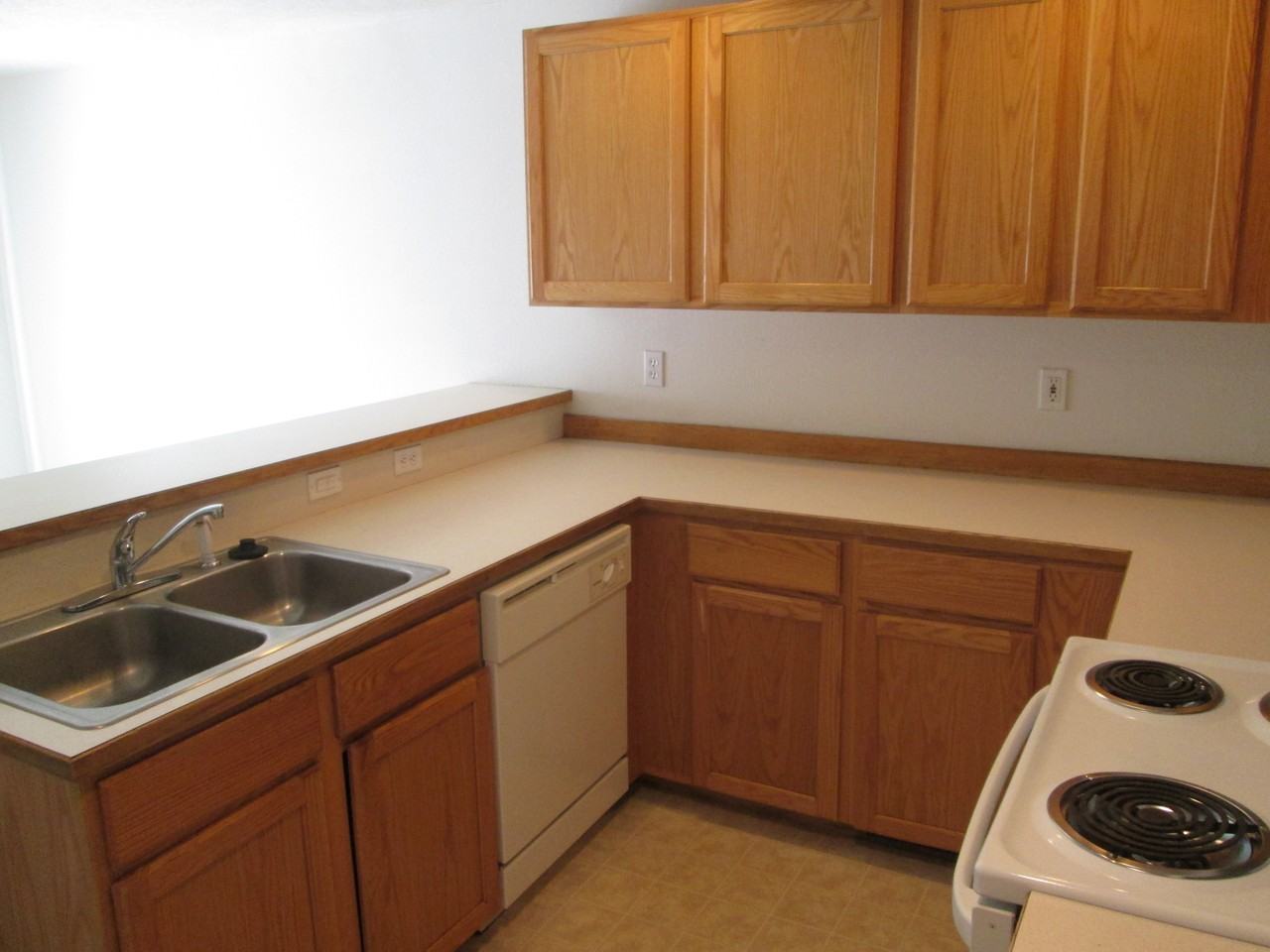 1454 Sw 16th St - Photo 2 of 12