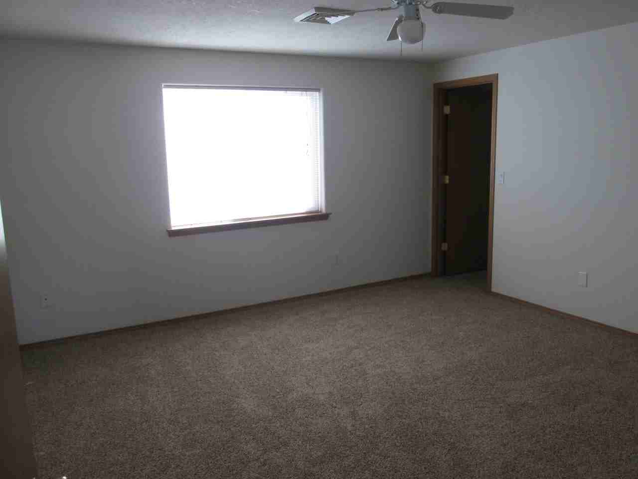 1454 Sw 16th St - Photo 7 of 12