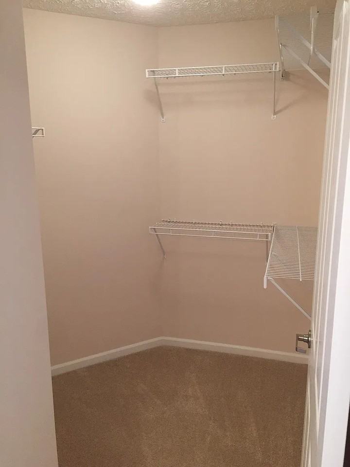 7390 Falls View Cir #7390 - Photo 7 of 14