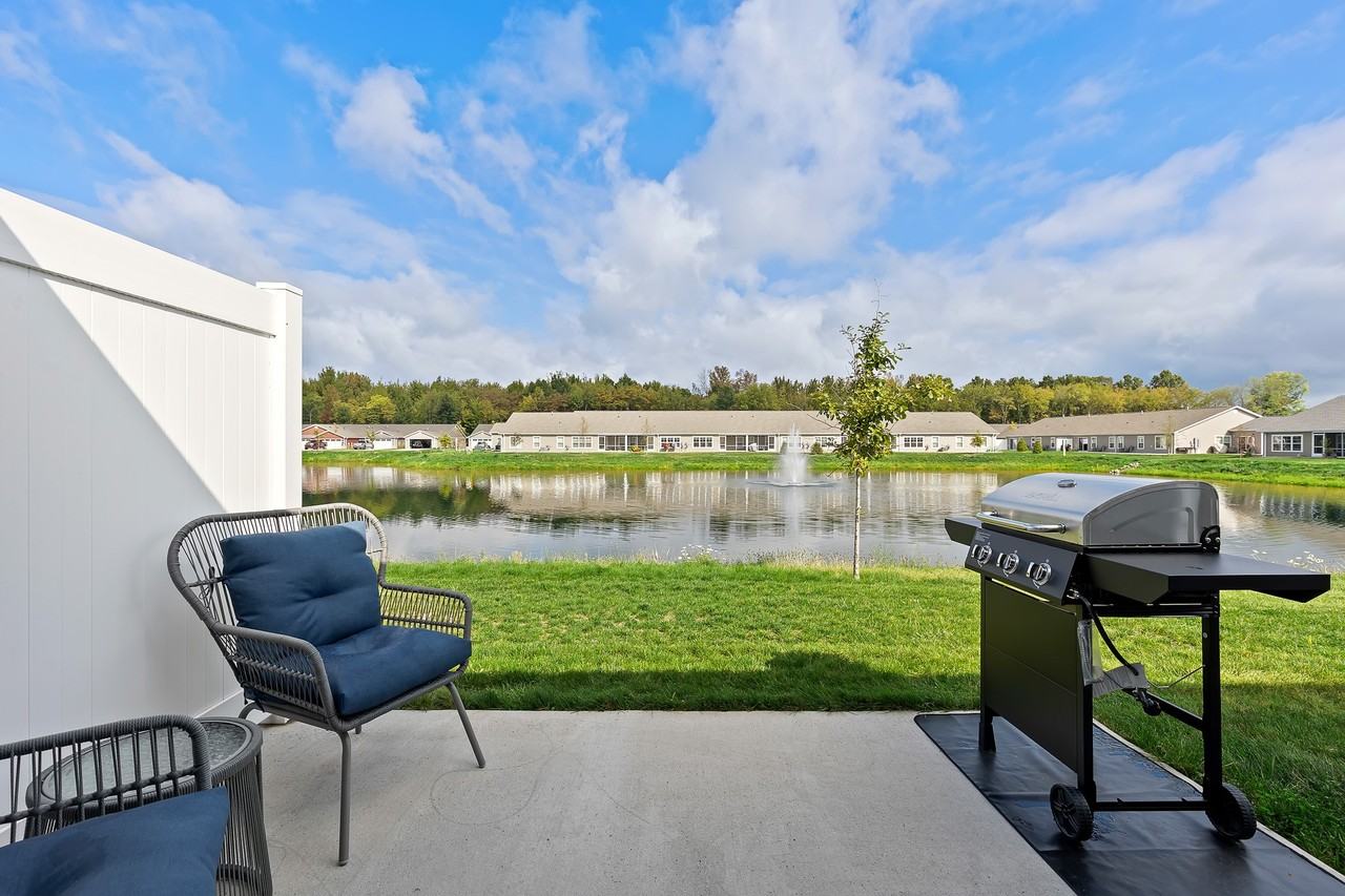 Redwood Holland - Photo 3 of 25