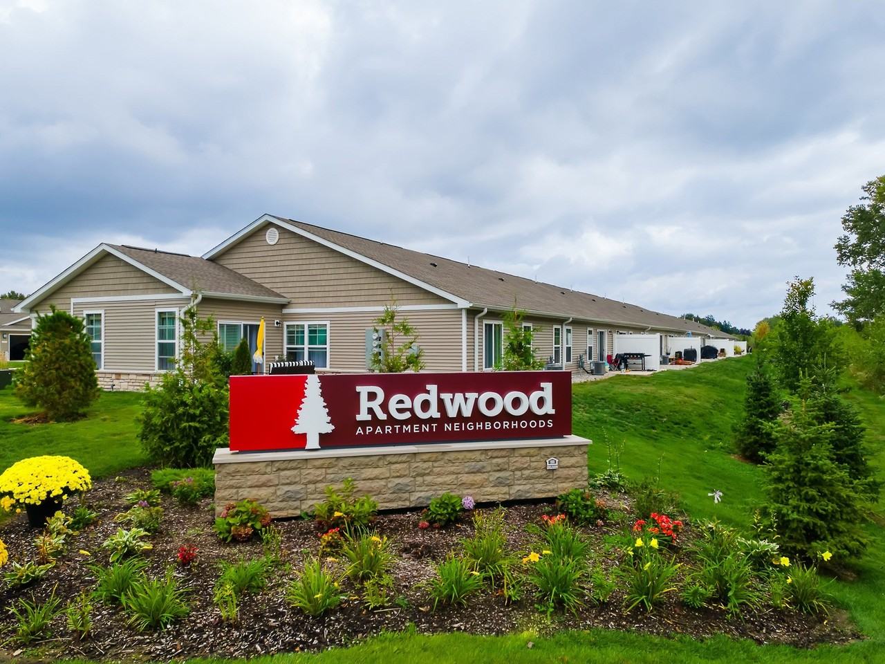 Redwood Holland - Photo 4 of 25